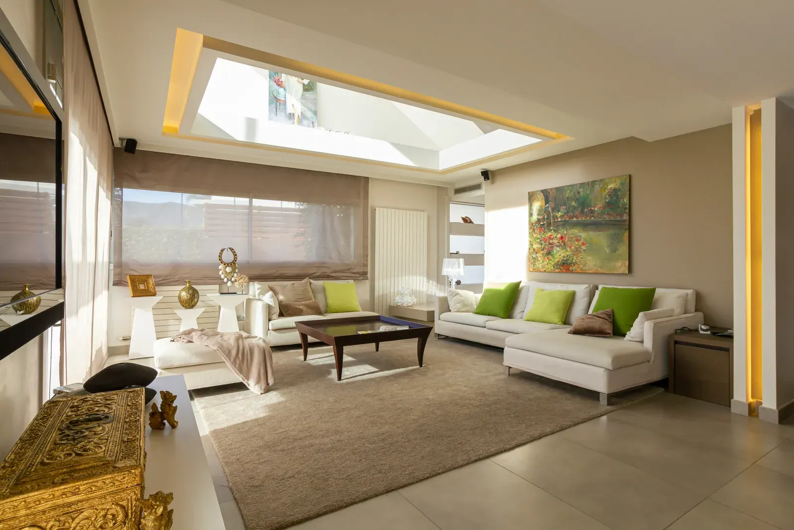 A room in the American Minimalist palette